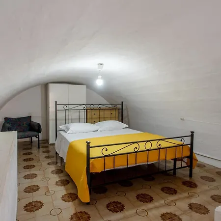 Guesthost - Maison Cesarea Chic Apartment *