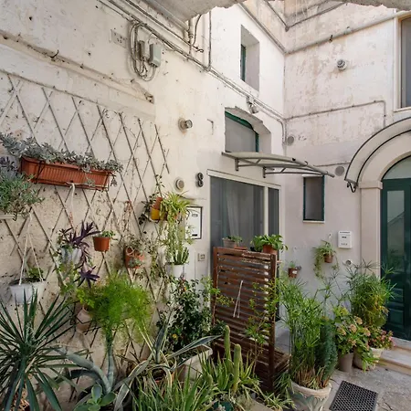 Guesthost - Maison Cesarea Chic * Matera